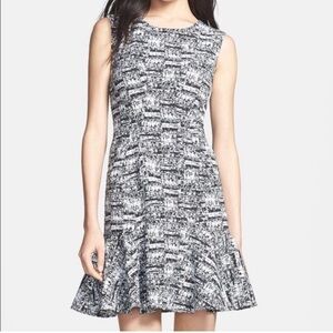 Diane Von Furstenberg Jaelyn Sleeveless Dress Black White Ruffle Bottom Size 8